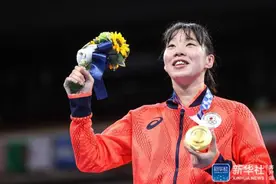 拳击——女子57公斤级：日本选手入江圣奈夺冠图片