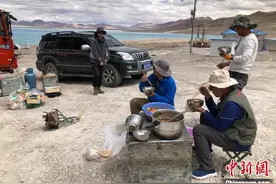 在“世界屋脊”上作业，中国科考队员衣、食、住、行有何特色？图片