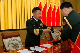 汪海江中将已任新疆军区司令员图片