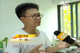 bong！一声巨响高压锅“炸”了，锅盖起飞直插天花板图片