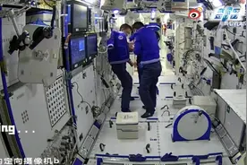“差点忘了，太空还有三个中国人”图片