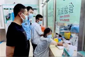 丈夫将醉酒妻子扶到驾驶座“醒酒”，没想到妻子竟发动了车辆……图片
