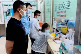 丈夫将醉酒妻子扶到驾驶座“醒酒”，没想到妻子竟发动了车辆……图片