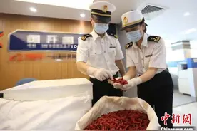 中国首次从非洲进口干辣椒 产地卢旺达图片