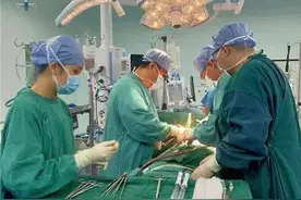 心脏血管破裂情况危急，心外科医生巧手“修心”图片