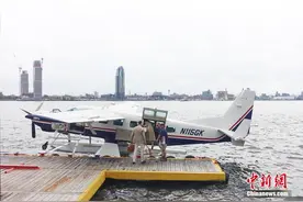 美国纽约至波士顿水上飞机启航 单程直飞仅需75分钟图片