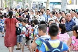 “凉凉”的辅导班：课还在上，老师还在观望图片