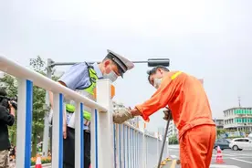 交警业务水平低，禁止掉头不合理？实地测试来了……图片