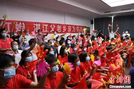 全红婵父亲：她爱上跳水是因为“跳下去的感觉很爽”图片