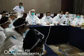 南京禄口封控区忙隔离转运，他们穿着防护服14小时顾不上吃饭图片