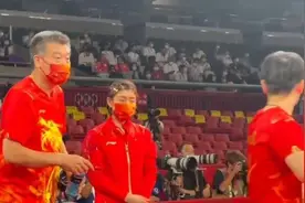 陈梦暂停时鼓励孙颖莎：怎么打都能赢！加油图片