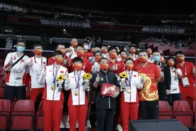 乒乓球——中国队夺得女团冠军图片