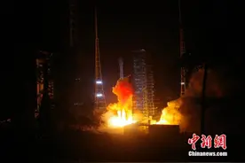 中国成功发射中星2E卫星图片