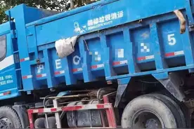 上海街头惊现一条“人腿”，就挂在垃圾车上？调查结果来了→图片