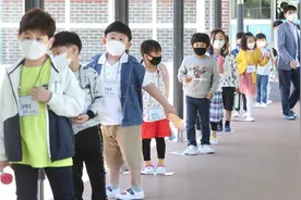老师伪装家政阿姨，深夜上车补课：韩国疯狂打击课外补习，失败图片
