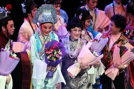 追忆王文娟，她在上海天蟾逸夫舞台最后一次登台演出，候场3小时图片