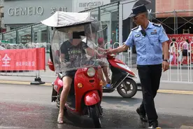 隆回交警：严查摩托车违法行为图片