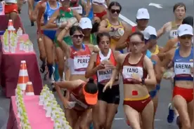 误伤 女子20公里竞走决赛 杨家玉不小心踩掉了刘虹的鞋图片