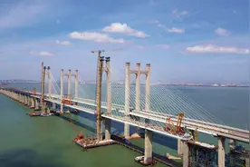 中国高铁新里程碑，世界首座设计时速350公里跨海高铁桥合龙图片