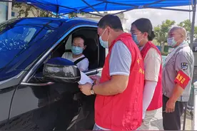 南通幸福街道：“亲子兵团”齐上阵，共同守护“幸福家园”图片