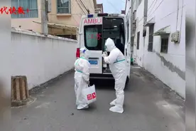“大白”上门核酸采样，南京9岁女孩跳舞致谢：看到他们我想到了爸爸图片