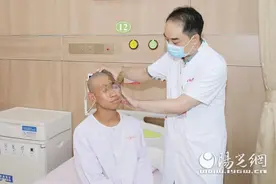 警惕！面部神经纤维瘤易被误诊“黑毛痣”图片