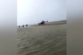 广西北海摆渡船侧翻已致2死5伤，搭载挖沙虫返回的群众视频封面