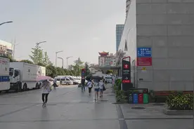 四川省人民医院披露：此轮疫情首例阳性患者就诊时未发烧，排查700多人图片