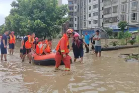 四川省遭遇强降雨过程，44万余人受灾视频封面