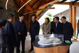 大巴车变身“流动党史课堂”，这次调研不一般图片
