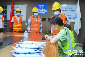 封闭管理、实名登记，建筑工地有道“防疫墙”图片