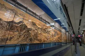 穿越30余年！北京地铁2号线六幅老壁画恢复“青春”图片
