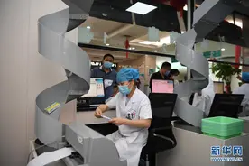 智慧药房优化药品管理 改善就医体验图片