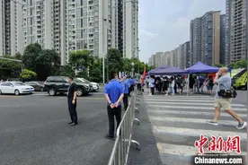 成都两中风险区解封 刷爆朋友圈的天府二街已重启图片