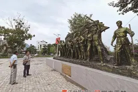 英雄榜山村，举全村之力与敌血战图片