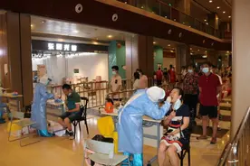 “让医护人员和市民少流点汗！”这个采样点做到了图片