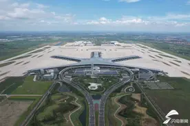 首航航班起飞！山航正式转场青岛胶东国际机场图片