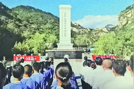 平北抗日根据地第一个战斗堡垒是哪里？村民卸下门板给伤员做担架图片