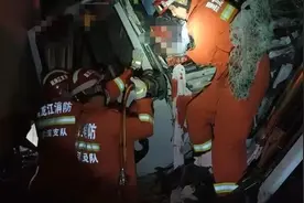 突发！哈尔滨绕城高速多车相撞图片