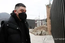 “胜利门”主角被判三年：嫖娼赌博还涉黑，但“并未表现出任何悔恨”图片