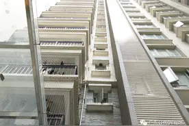 用过的卫生巾从天而降，住户恶心到吃不下饭图片