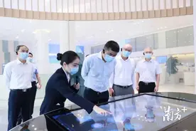 深投控党委书记、董事长何建锋到深港科创、深湾发展调研图片