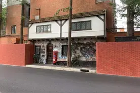 “涂鸦墙”变身“手写留言墙”！七夕去甜爱路兜马路，你会发现这些新惊喜图片