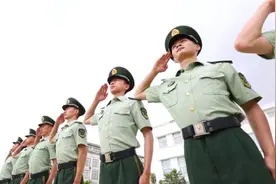 直击武警云南总队兵哥哥队列会操英姿视频封面