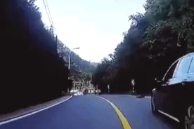 北京怀柔区有人操控遥控模型车上路，警方通报：行拘图片