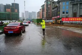 应对强降雨恶劣天气 这些自救常识要记牢图片