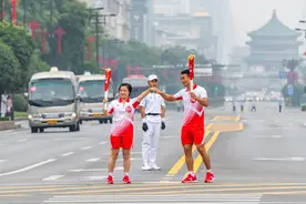 全运会圣火接力在西安起跑！奥运冠军秦凯担任第一棒火炬手视频封面