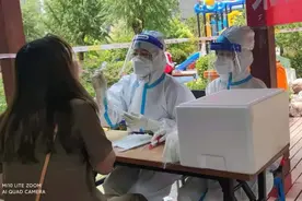 郑州一女医护连续采样9小时晕倒，醒来哭着说的这句话让人心疼图片
