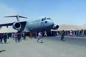 数千兵力保卫机场，一飞机拉走800人？美喀布尔撤离行动引发多种混乱图片