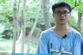 志同道合！两位00后异地恋大学生情侣发现7颗超新星图片